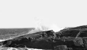 Ocean Waves Collliding against Rocks